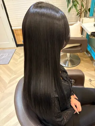ロング カラー 𝐓𝐄𝐑𝐀𝐈 𝐇𝐀𝐍𝐎𝐍のヘアスタイル