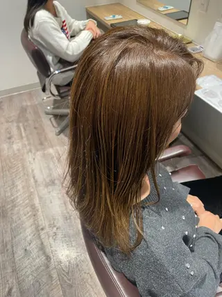 カラー SOL Matsumuraのヘアスタイル