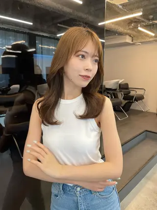 セミロング 伊藤 莉奈　韓国ヘアのヘアスタイル