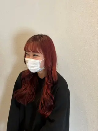 ロング カラー momb 折戸結菜のヘアスタイル