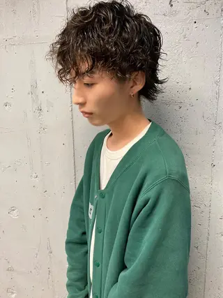 パーマ メンズ 顔まわりレイヤー デザインカットのヘアスタイル