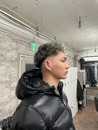 ショート メンズ フェードパーマ 新倉幸之助のヘアスタイル