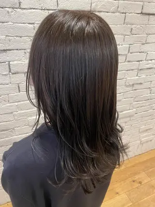 カラー 前田 輝のヘアスタイル