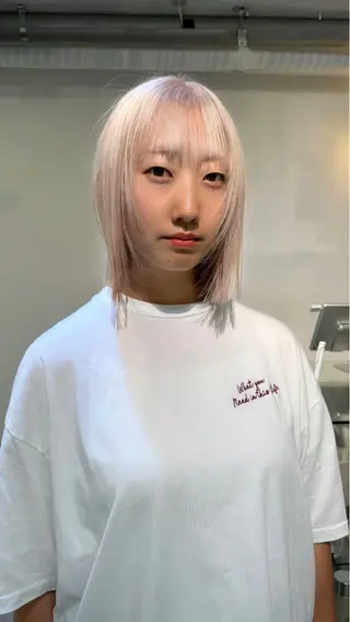 ショート udaハイトーン /ボブ/レイヤーのヘアスタイル