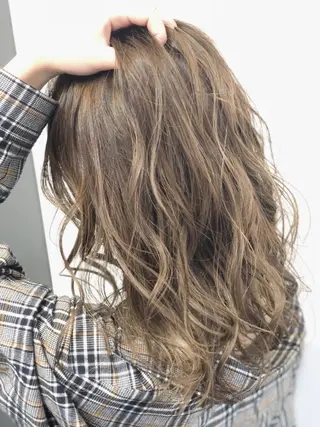 セミロング カラー パーマ ヘアアレンジ ブリーチカラー🔥 パーマ【佐々木凌平】のヘアスタイル