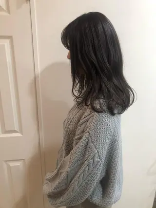 ミディアム カラー MIOベージュカラー 柔らかいカラーのヘアスタイル