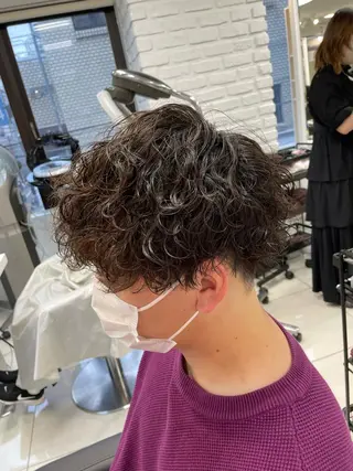 ショート メンズ フェザーパーマ職人 🪶ryosukeのヘアスタイル