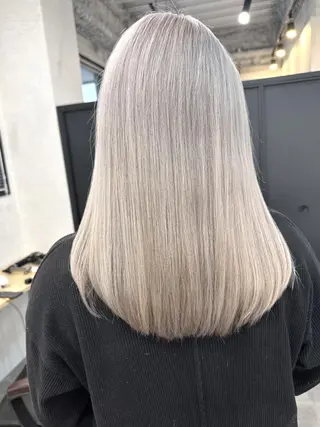 ミディアム カラー ヘアアレンジ ハイトーン カラーのヘアスタイル