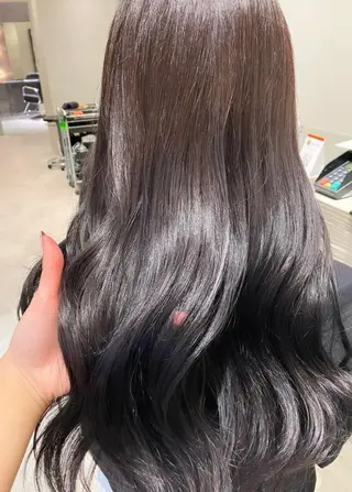 ロング カラー サキ🤍ハイトーン 🩰くびれ巻きヘアのヘアスタイル