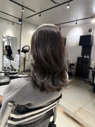 セミロング カラー 【銀座】艶髪/上品な カラー特化/涼/駅近のヘアスタイル