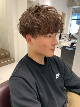 パーマ メンズ イシイ リョウヘイのヘアスタイル