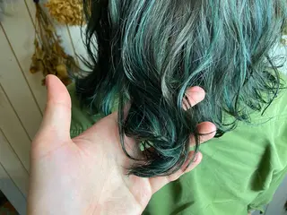 ミディアム カラー LILIS hair designのヘアスタイル