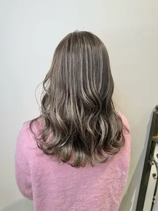 セミロング salowin郡山所属・佐藤 結花のヘアスタイル