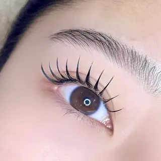 マツエク・マツパ Nail &eye TROISのネイルデザイン