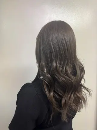 ロング カラー 出口 直哉のヘアスタイル