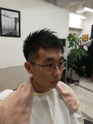 ショート おしゃれさろんオオキ所属・男を磨く Barber オオキのヘアスタイル
