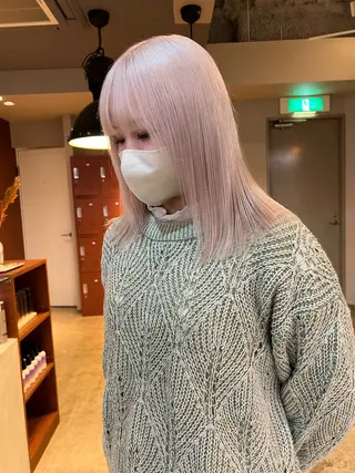 ロング ミルクティーベージュ outaのヘアスタイル