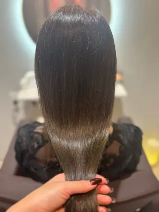 ロング カラー 髪質改善カラー ベージュ🤎YUMEのヘアスタイル