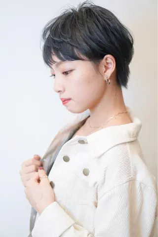 ショート カラー ディレクター ノナカのヘアスタイル