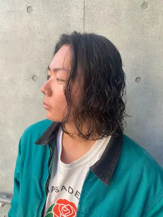 ミディアム 似合わせパーマ 渡辺尚暉のヘアスタイル