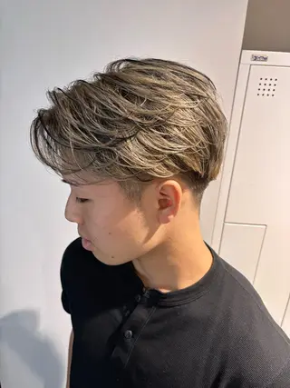 ショート カラー 穐田 航のヘアスタイル