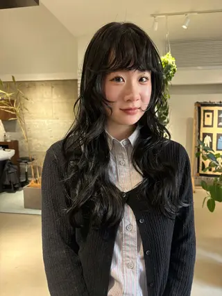 ロング カラー Yui⭐️ 透け感カラーのヘアスタイル