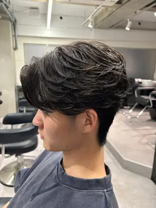 ミディアム パーマ メンズ 🐦‍🔥フェザーパ ーマ🐦‍🔥きるやのヘアスタイル