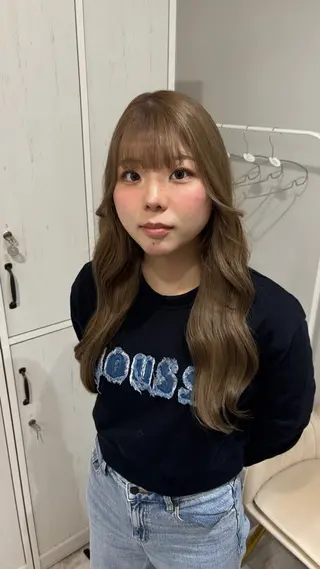 ロング カラー piLLon mayuのヘアスタイル