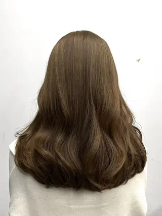 セミロング パーマ カラー Flora by siestaのヘアスタイル