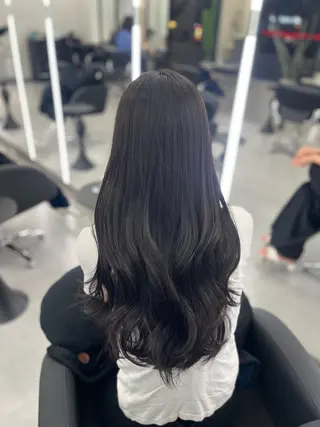 ロング Itsuki/心斎橋 髪質改善/暗髪カラーのヘアスタイル