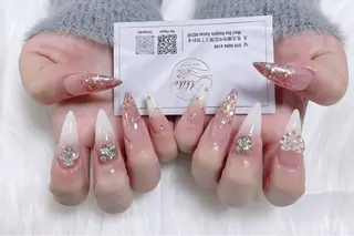 ネイル AKIKO ネイルサロンのネイルデザイン