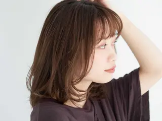 ミディアム 美髪/髪質改善 縮毛矯正/透けカラーのヘアスタイル
