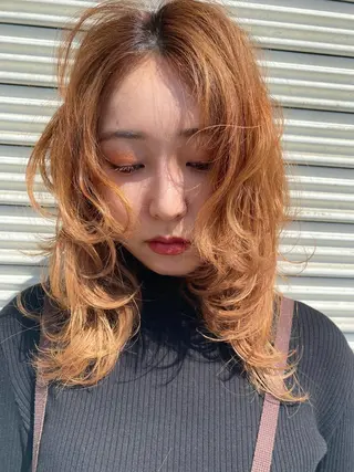 ロング M. YURIのヘアスタイル
