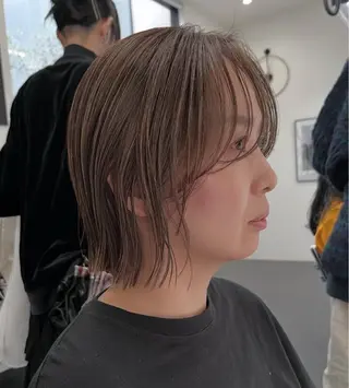 ミディアム カラー 湯川 未咲希のヘアスタイル