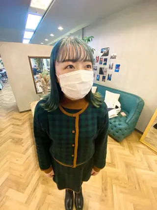 ミディアム デザインカラー/ボブ ブリーチカラー/ユリのヘアスタイル