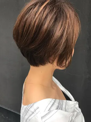 ショート AKUTSU KOICHIのヘアスタイル