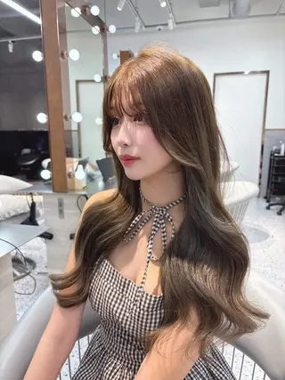 ロング yui🎀ブリーチ なしベージュ／博多のヘアスタイル