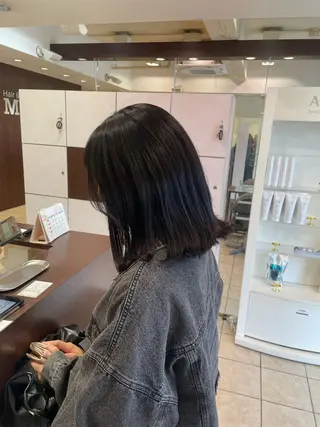 ミディアム 桑田 新菜のヘアスタイル