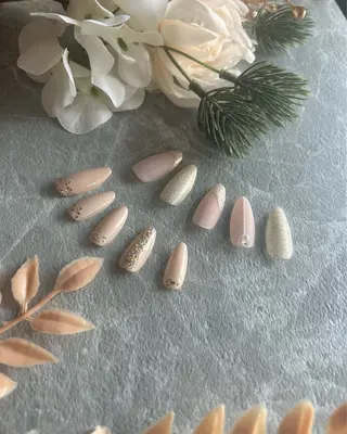 ネイル 中村 春菜のネイルデザイン