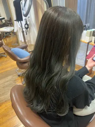 ロング Moto nanamiのヘアスタイル