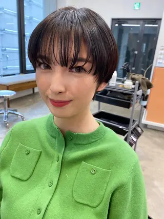 ショート カラー 💓パーマ，💗 レイヤーカットのヘアスタイル