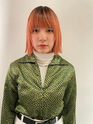ショート カラー ブリーチ😼 ボブ✍️レイヤーのヘアスタイル