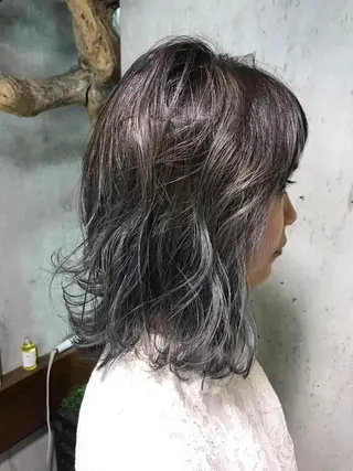 カラー 坂野 結子のヘアスタイル