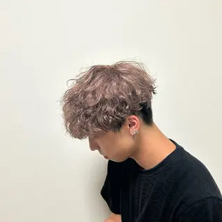 ミディアム フェザー/シャドウ/ メッシュパーマのヘアスタイル