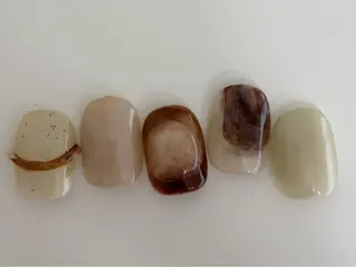 ネイル une／YUKINA 🫧大人nuanceのネイルデザイン