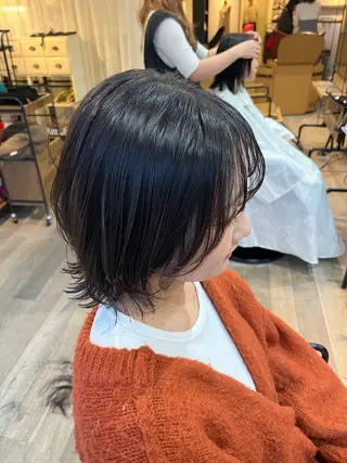 ショート カラー 山本なつみ/透明感 /レイヤー/ブリーチのヘアスタイル