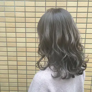 セミロング カラー しのはら まどかのヘアスタイル