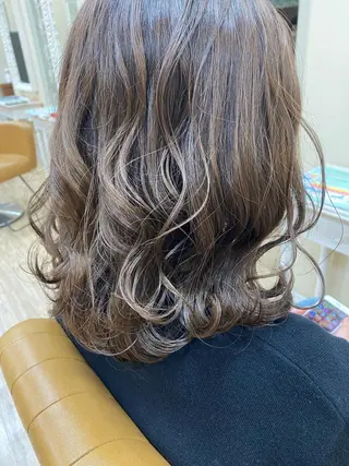 カラー SALOWIN栄 高須大貴のヘアスタイル