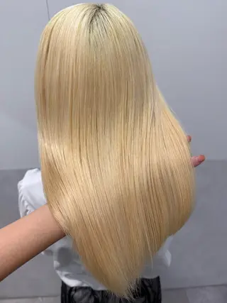 ミディアム カラー インナーカラー 推し ブリーチ 髪質改善のヘアスタイル