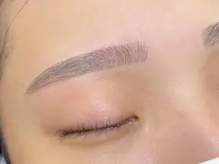 アイブロウ Emiy BeautyLushのマツエク・マツパデザイン